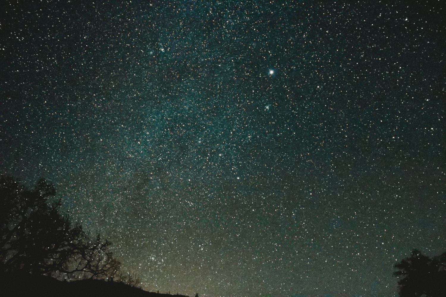 星空图片高清壁纸,把宇宙装进屏幕,每一帧都是心动的理由 星空图片高清壁纸,把宇宙装进屏幕,每一帧都是心动的理由