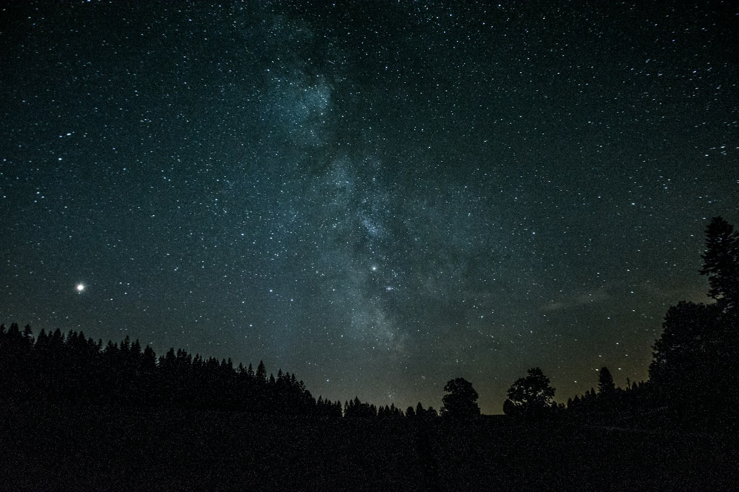 星空图片高清壁纸,把宇宙装进屏幕,每一帧都是心动的理由 星空图片高清壁纸,把宇宙装进屏幕,每一帧都是心动的理由